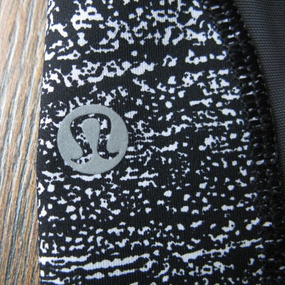 Lululemon High Rise Pace Perfect Tight size 10 *EUC - Picture 11 of 12